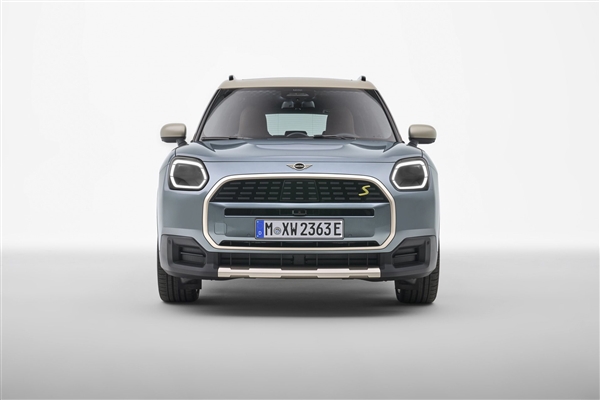 MINI Countryman新特点揭秘：尺寸增大、续航提升与内饰升级